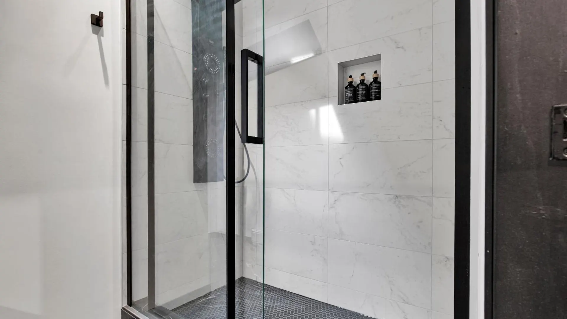 شقة Luxury Penthouse In The Heart Of Guy Concordia - Paking And Huge Terasse مونتريال