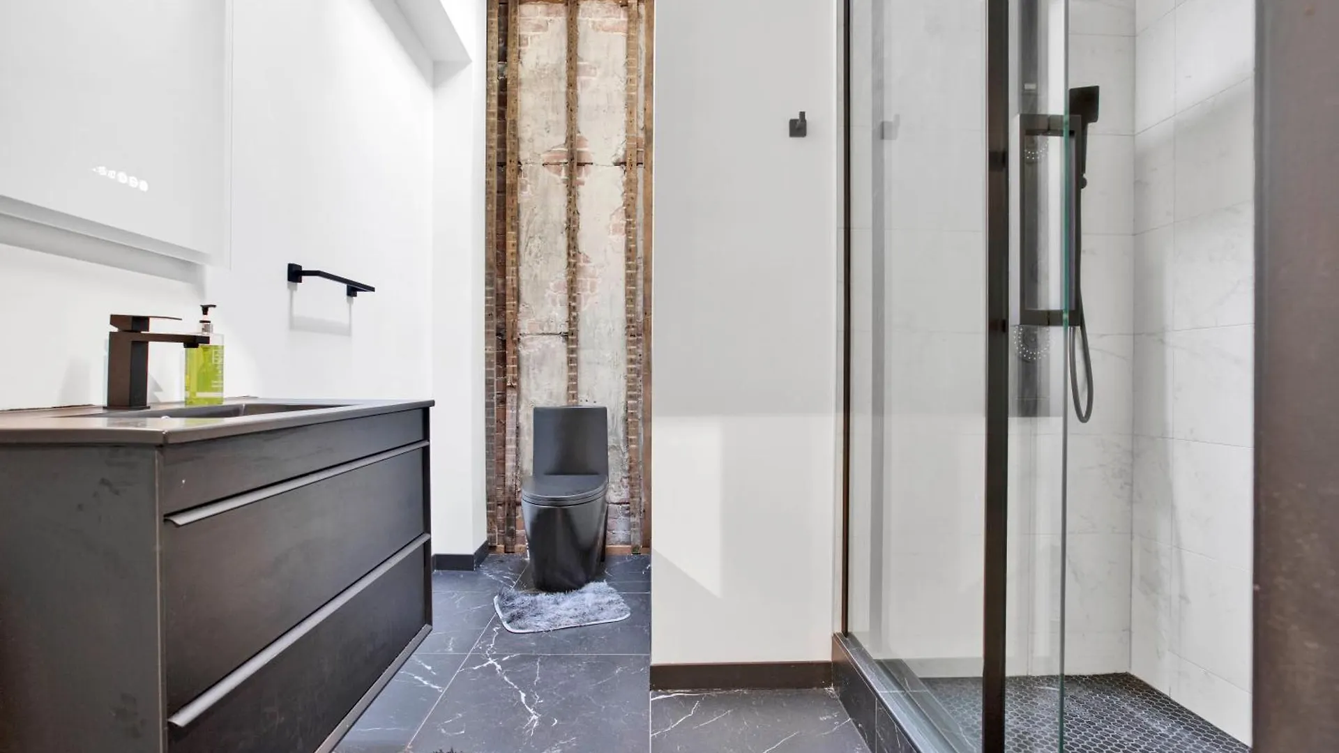 Luxury Penthouse In The Heart Of Guy Concordia - Paking And Huge Terasse Apartment Montreal Canada
